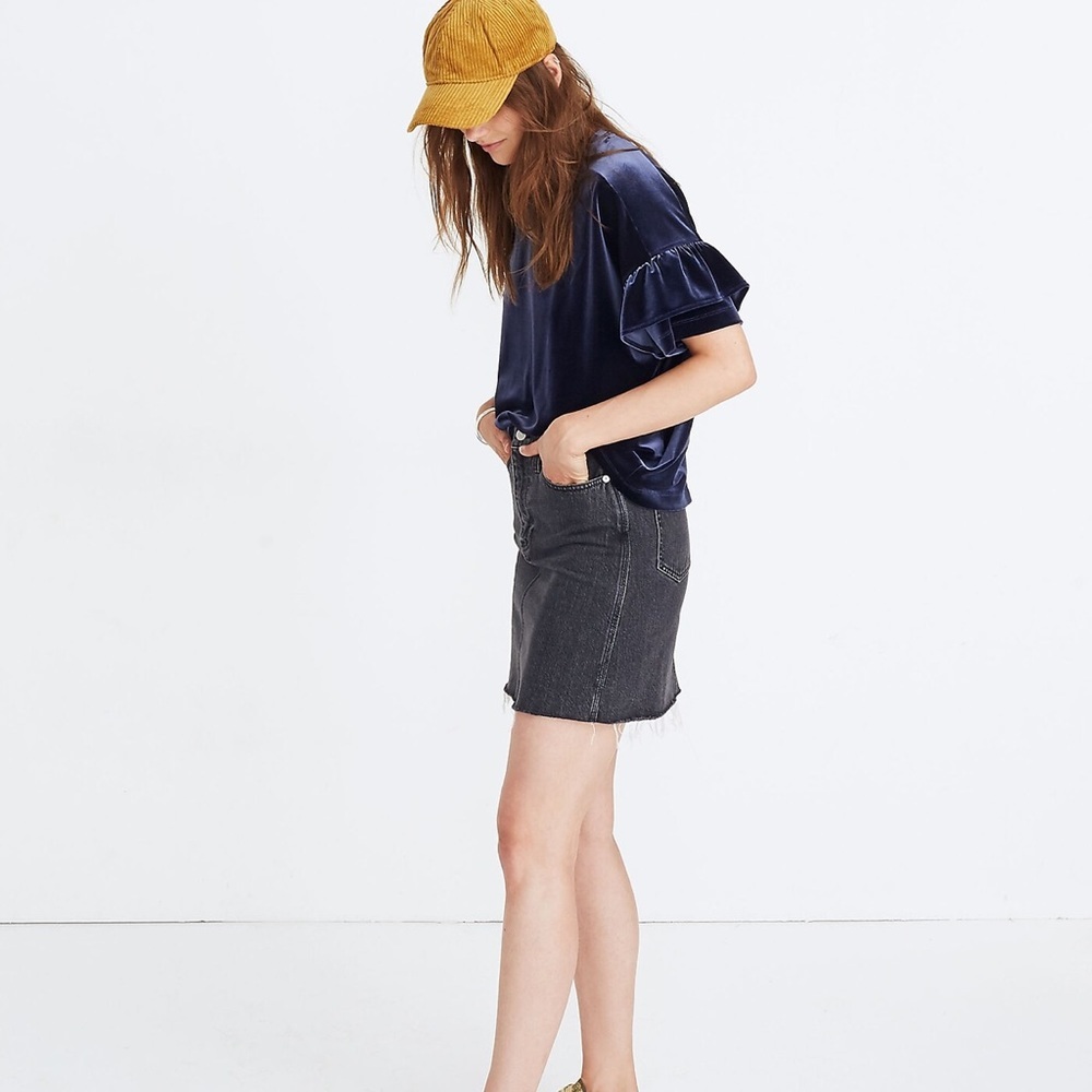 Madewell Velvet Ruffle-Sleeve Tee In Nightfall - Picture 2 of 8